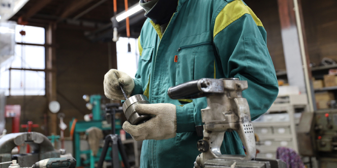 【正社員】機械修理工・事務所内修理